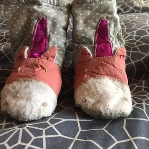 3 pairs of baby bootees